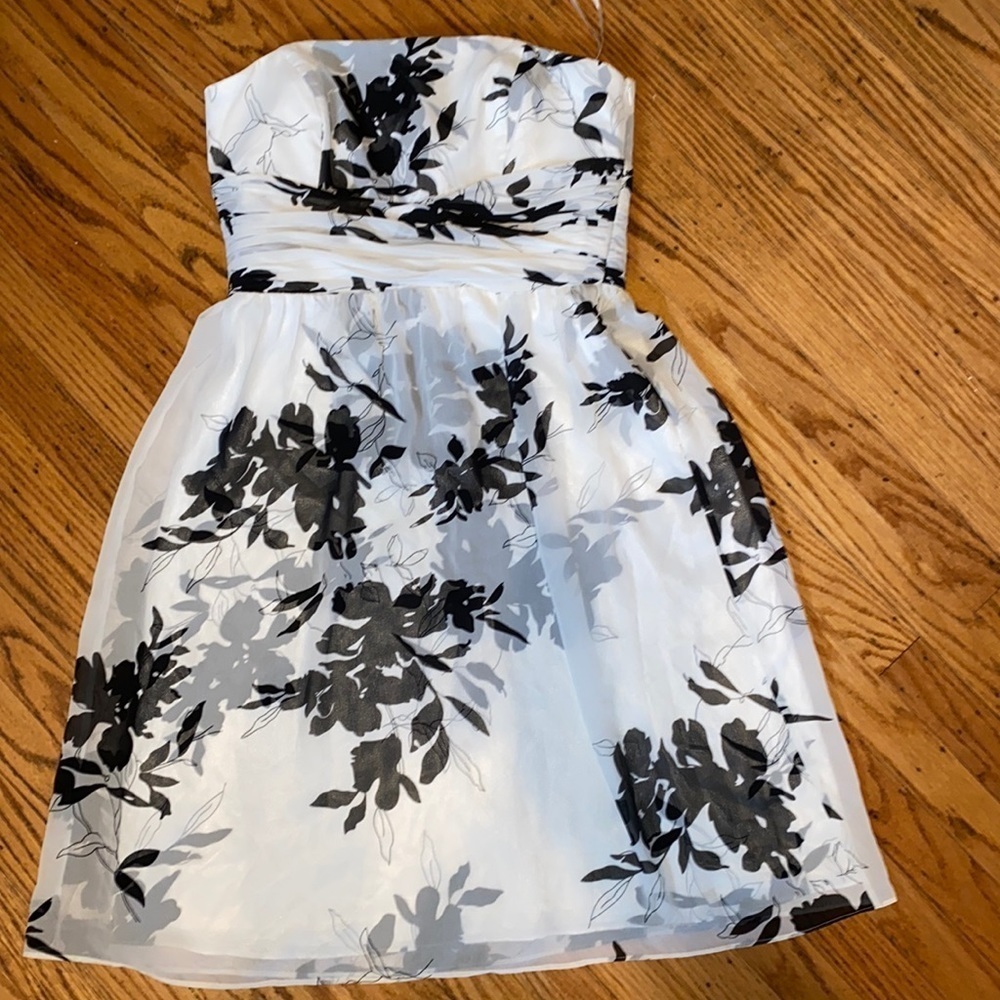 Ann Taylor size 10p black and white strapless dress net